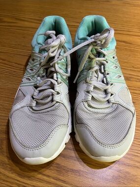 Reebok Yourflex memory tech teal grey white sneakers size 7